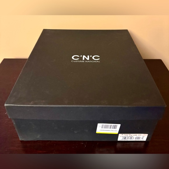 Costume National CNC Black High Heel Suede Booties - size 40, US 9.5 - Picture 16 of 17